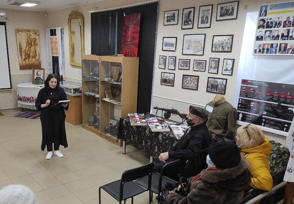 Цього ж дня в Южноукраїнському міському історичному музеї відкрили тематичну експозицію "І знов війна стає перед очима"