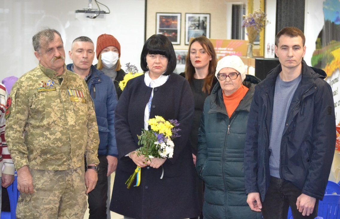 Квіти для загиблих активістів