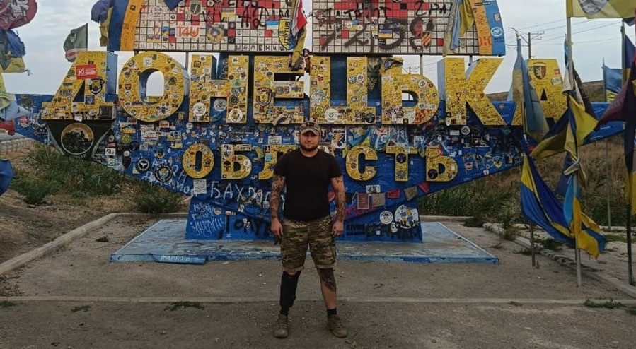 Незламний воїн незламної країни.