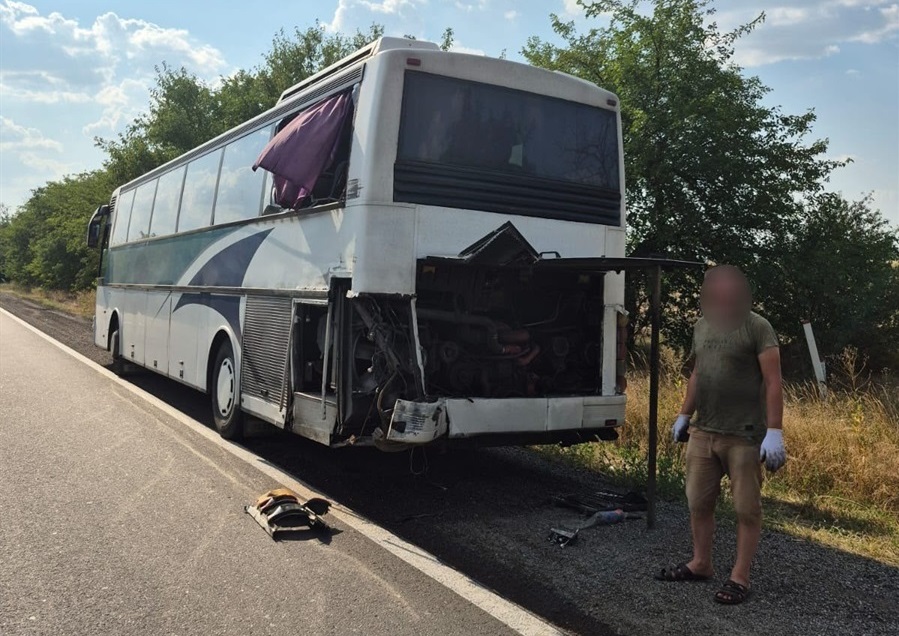 На Миколаївщині зіткнулися вантажівка, автобус і легковик – загинув водій FORD