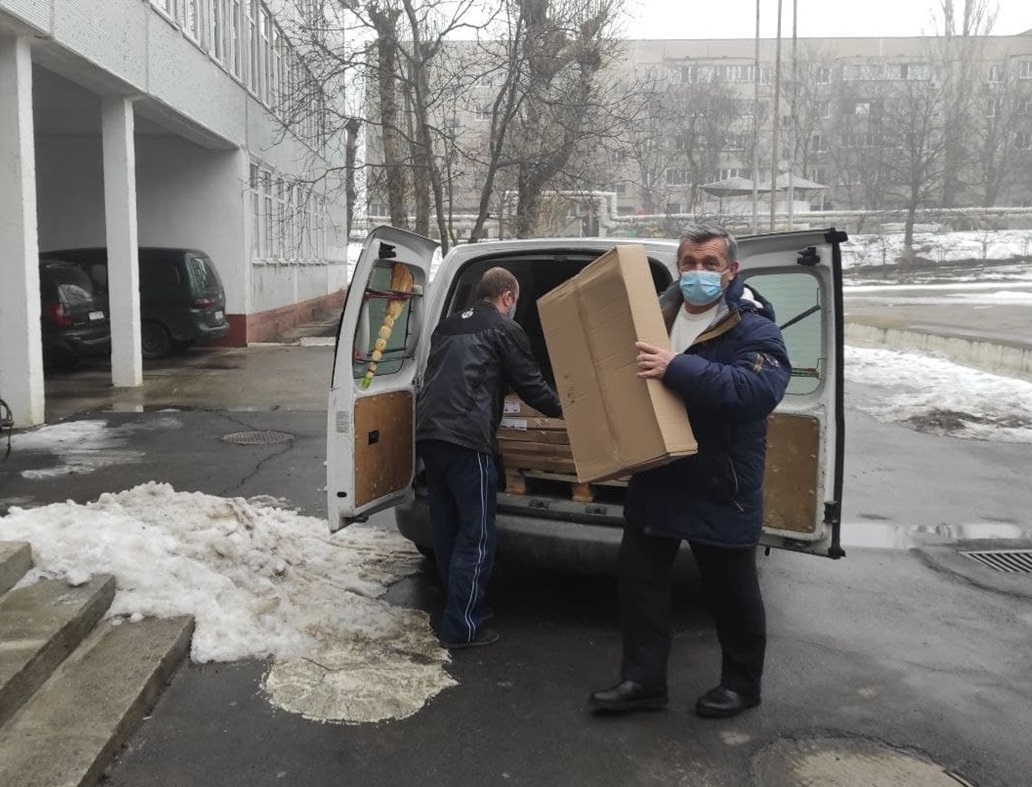 Нові парти очільник міста енергетиків передавав особисто