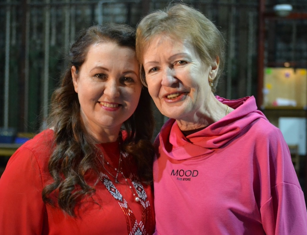 Керівниця хору Оксана Печенюк на ювілейному концерті