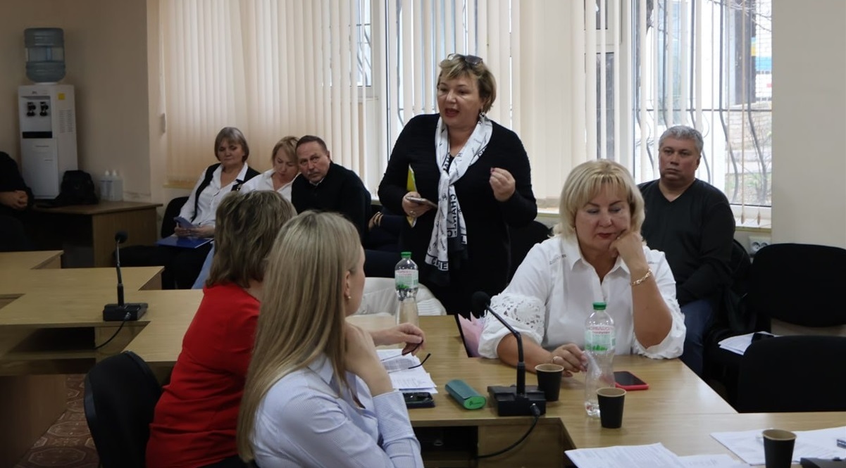 Людмила Дзюбенко відстоює кошти на ремонт томографа.