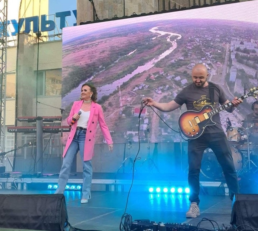 Закохані на сцені рідного Южноукраїнська 