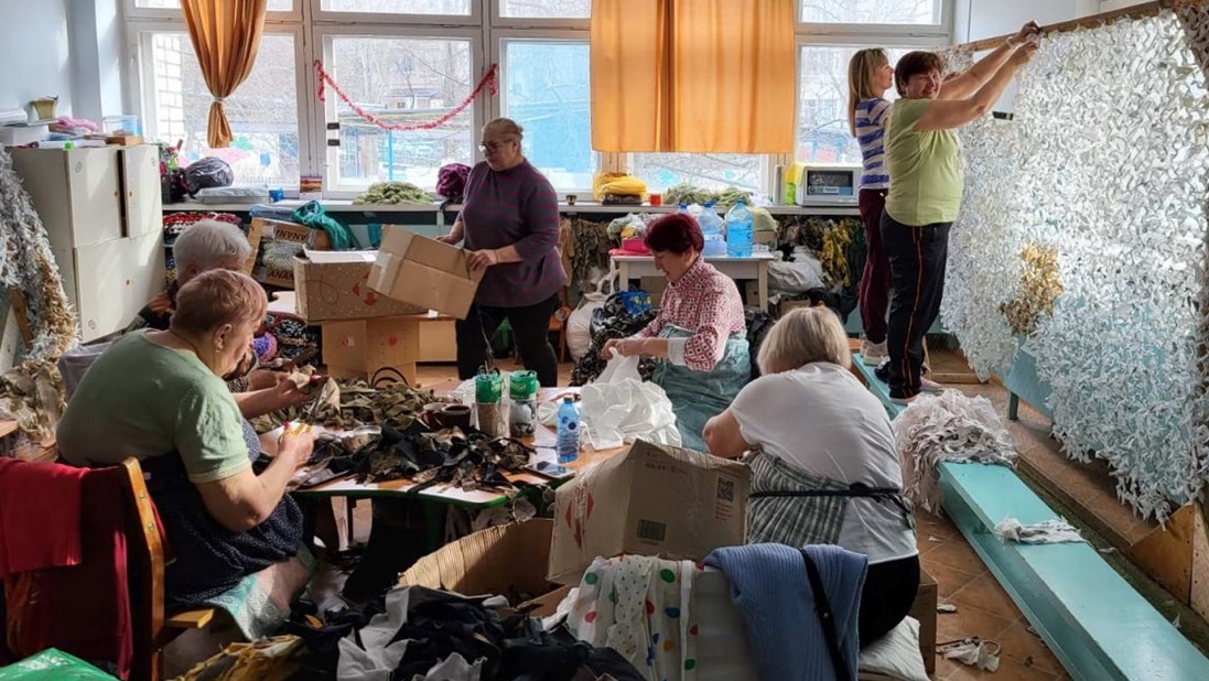 Бугові мавки за роботою