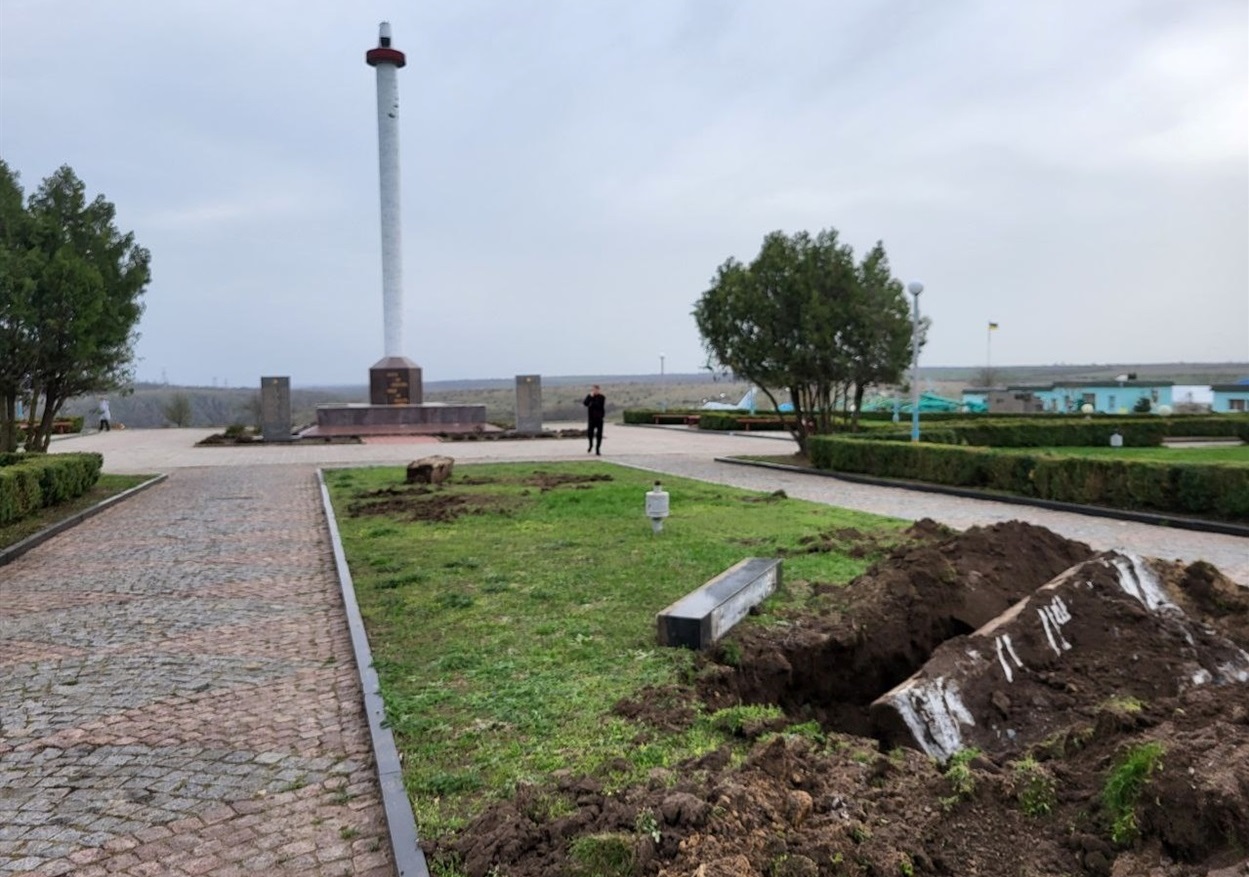 Центральна алея Меморіалу у вівторок, 2 квітня 2024 р.
