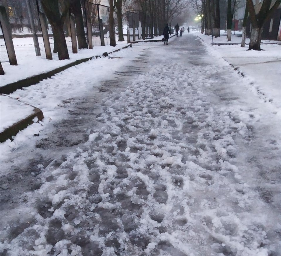 Бульвар Шевченка в сніговій "каші"