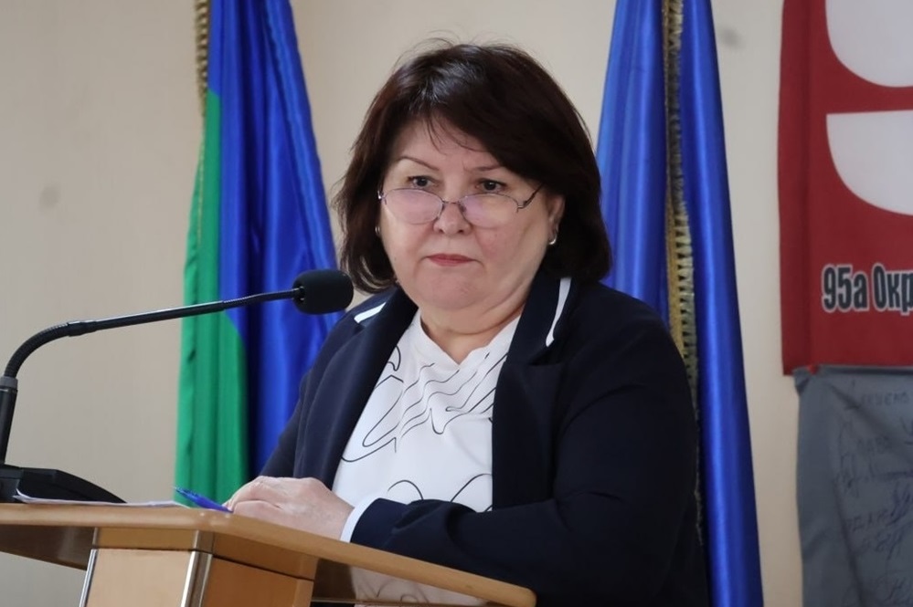 Ельвіра Гехад - начальниця соцзахисту на сесії міської ради