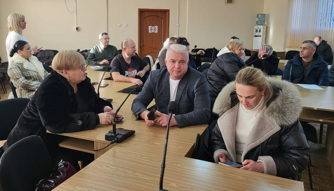 Південноукраїнські депутати самоорганізувалися та прийняли бюджет громади на 2026 рік. Фото. Відео