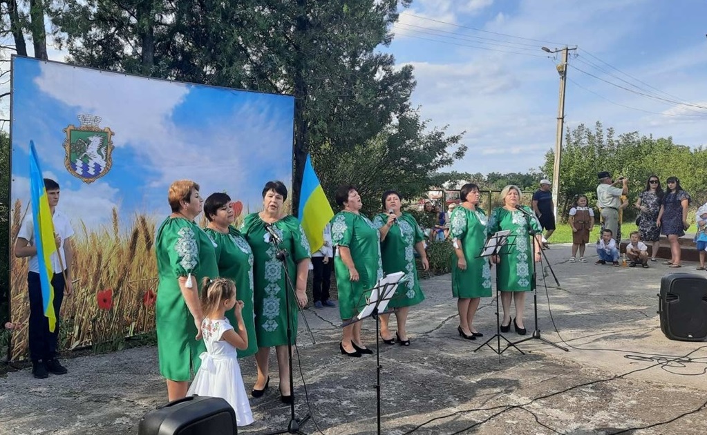 З концертною програмою виступив співочий гурт "Коліжанки"
