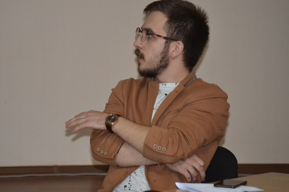Антон Мельничук, соратник Александра Надежи по партии пытался оспорить факты