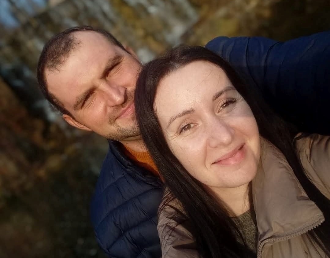 Вони були щасливі разом.