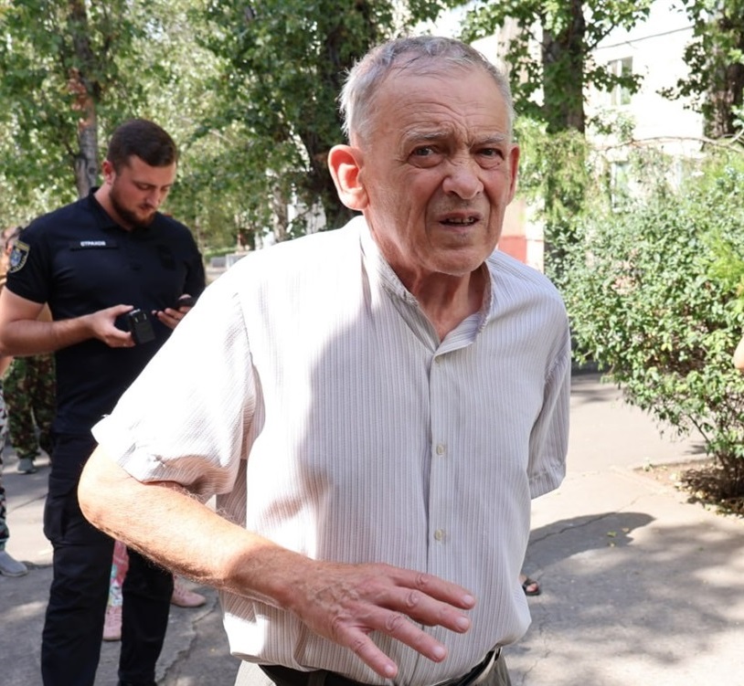 Мешканець Южноукраїнська запитує, коли в його квартирі буде гаряча вода?
