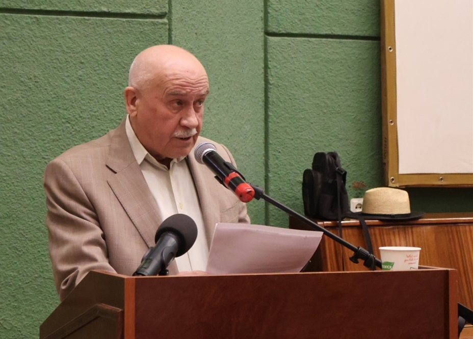 Микола Сидоров за трибуною