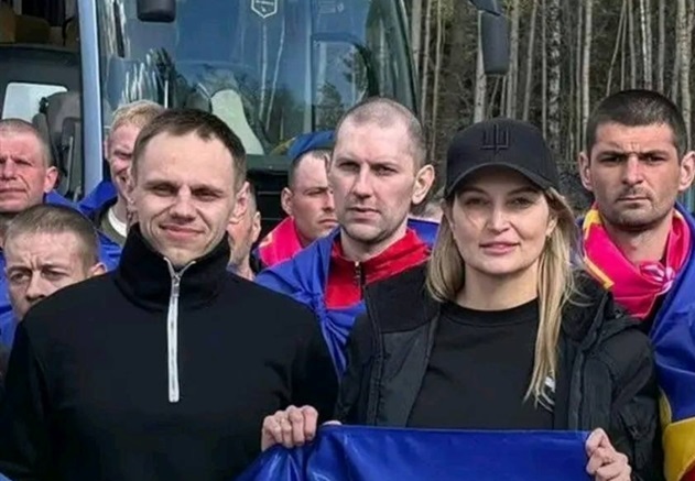 Євген Боднар на фото по центру