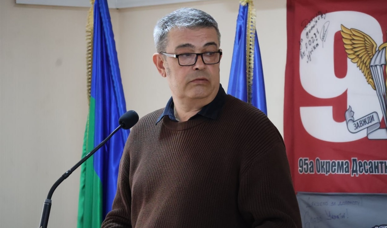 Доповідає Олег Нестеренко - начальник УБР.