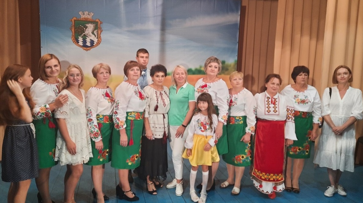 Свято незалежност і та Державного Прапора України в Іванівці проходило в актовій залі будинка культури.