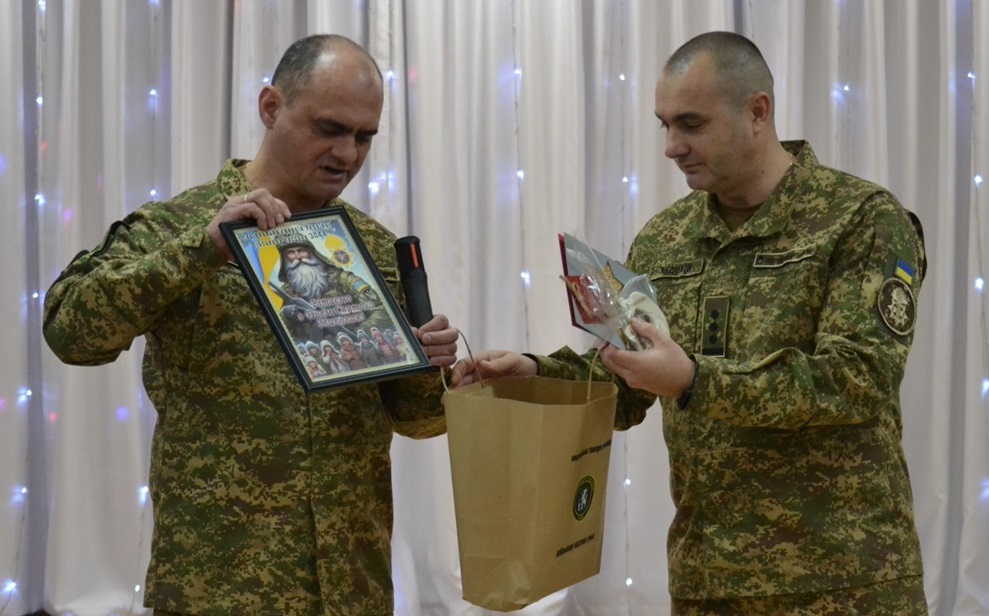 Командир військової частини 3044 Олег Худолій та його заступник Ігор Моспан 