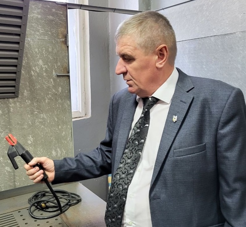 Сергій Невідомий, директор  Південноукраїнського професійного коледжу