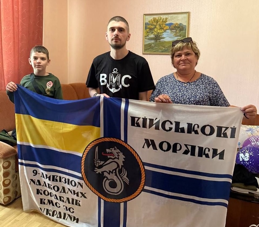 Зустріч матері з сином, яку обоє чекали понад три роки.