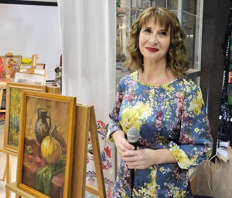 Світлана Корчомна - наукова співробітниця музею та ведуча заходів