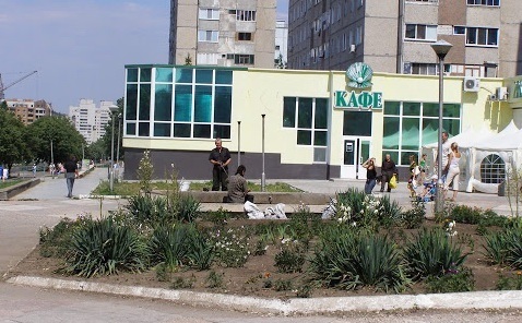 Кафе «Жемчужина» рядом с&nbsp;магазином «Жемчужина»