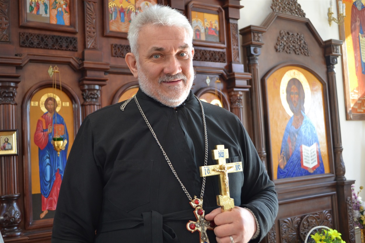 Отець Віктор настоятель храму Святих Верховних Першоапостолів Петра і Павла