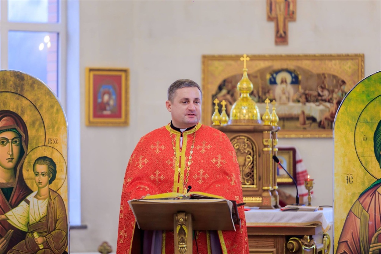  Отець Ігор Ворона, настоятель храму всіх Святих українського народу (УГКЦ) 