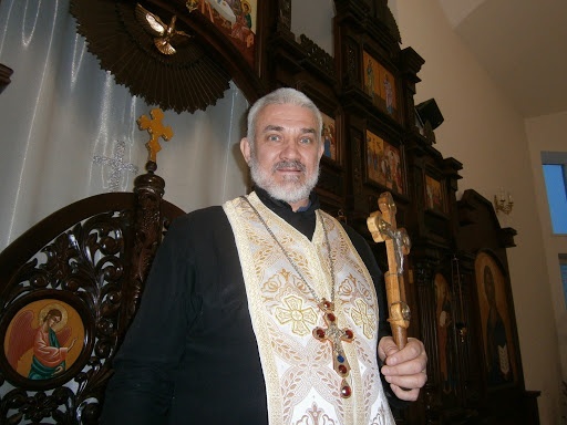 Настоятель храму отець Віктор Бурка