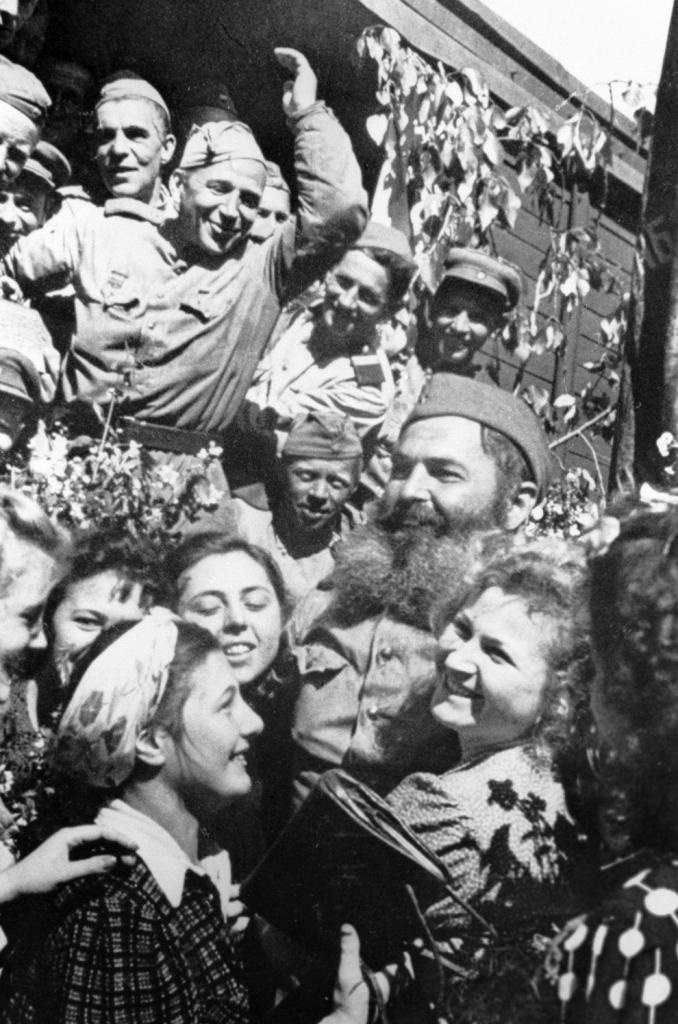 Зустріч переможців на Білоруському вокзалі. Москва. Травень, 1945 р 