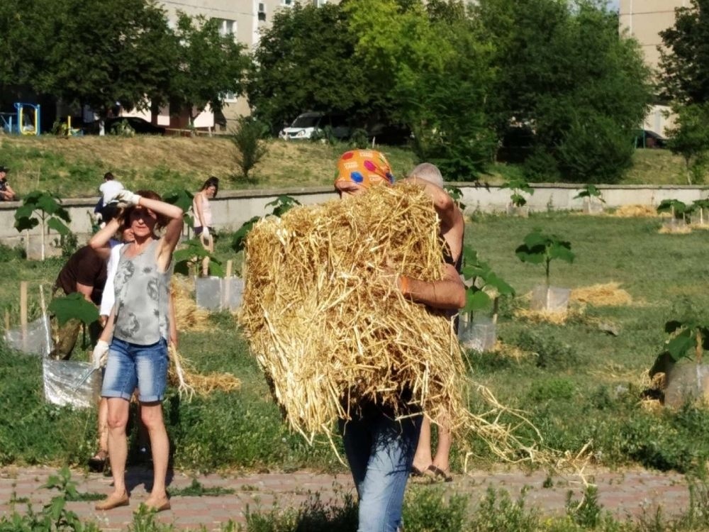 Жара! Но дело доделать надо