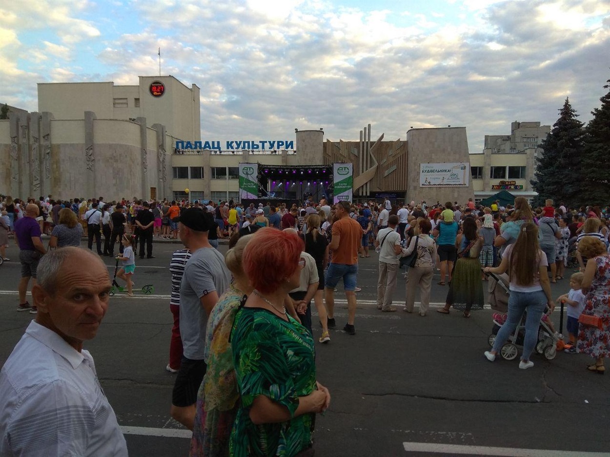 Містяни намагалися тримати дистанцію