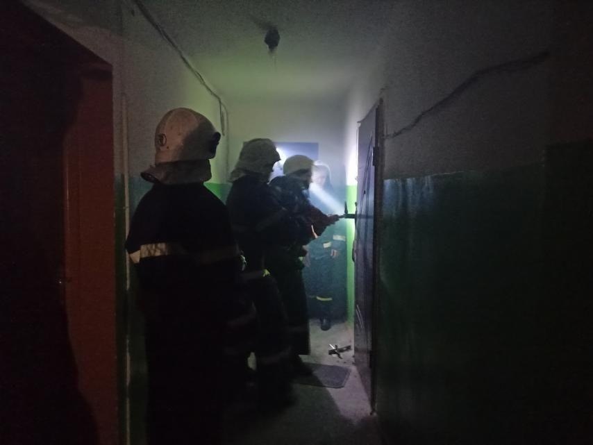 Рятувальники вдалися до крайніх мір, щоб відкрити квартиру