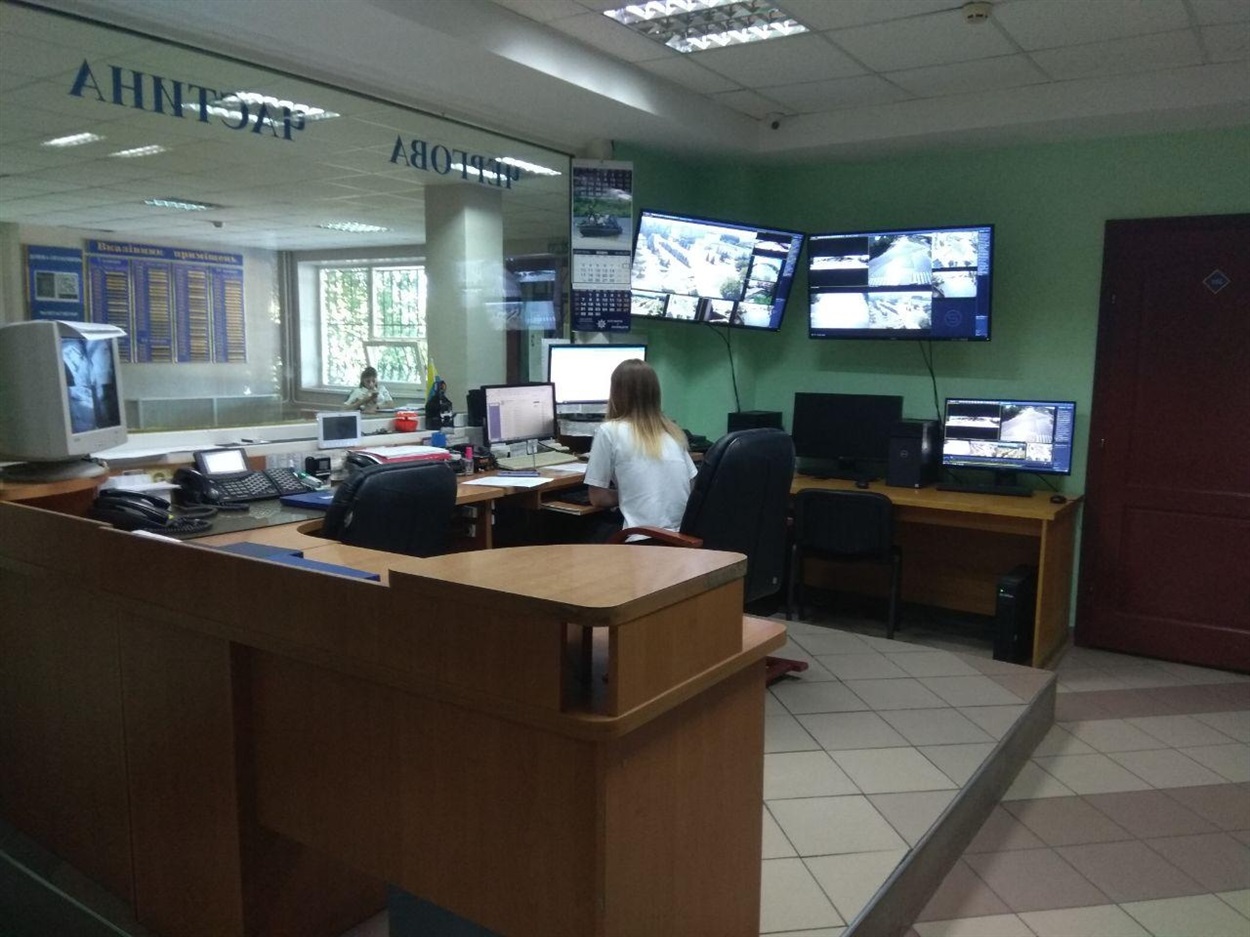 Ось тут цілодобово транслюється відео з камер спостереження