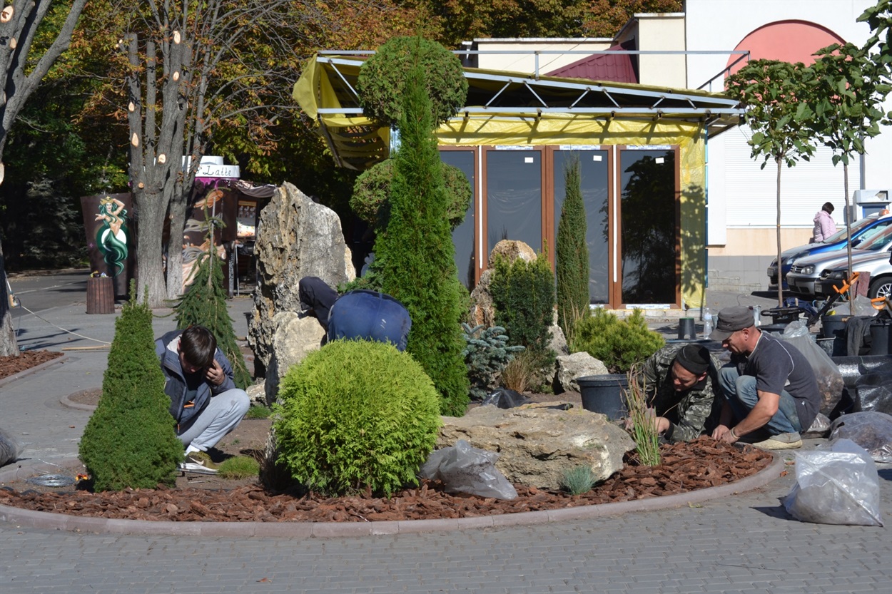 Процес створення зони відпочинку для южноукраїнців
