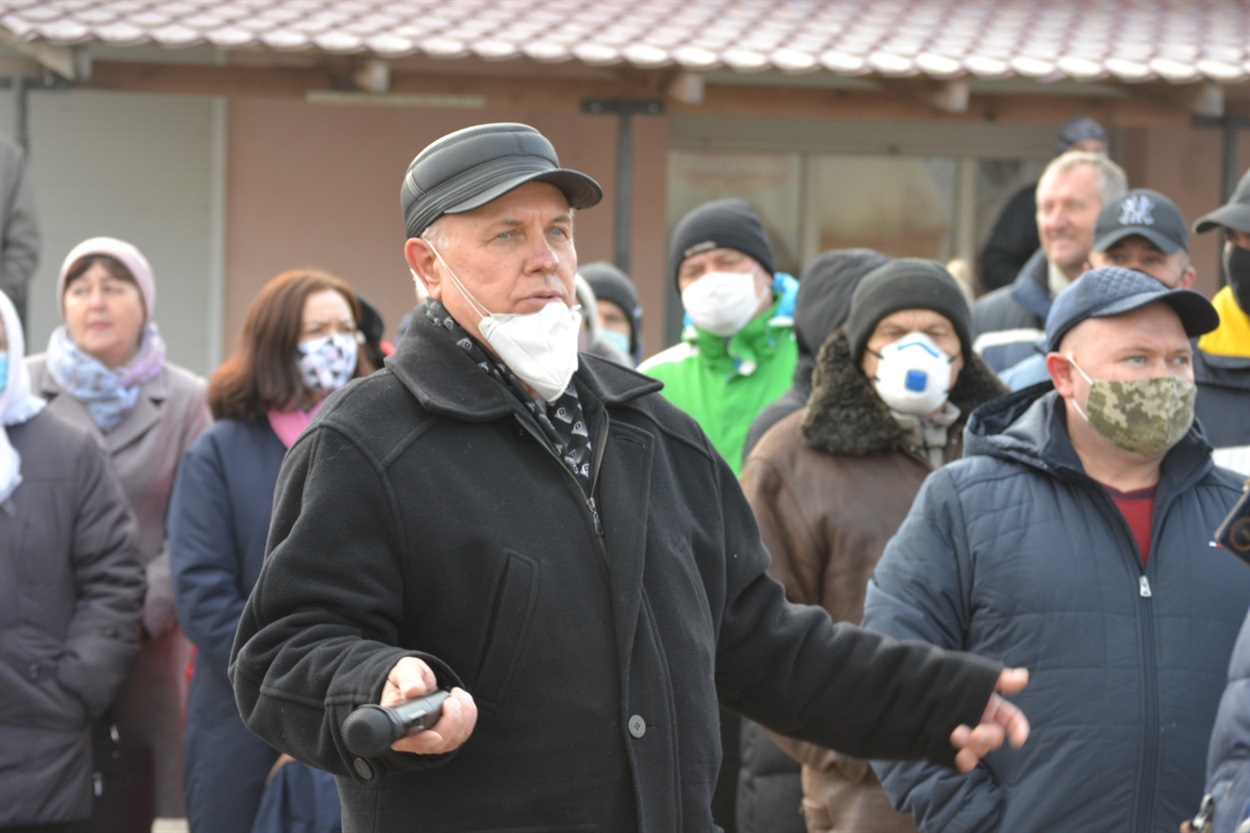 Александр Черний, один из кандидатов на пост поселкового старосты, сказал что его и так все знают