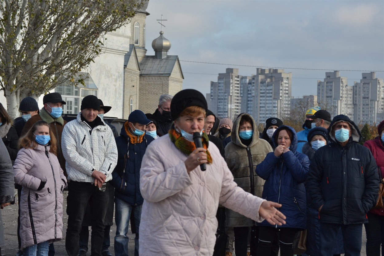 Прежде, чем кого-то винить, вспомним, что мы сами во всем виноваты, потому что пассивно сидели по домам и не интересовались проблемами села.
