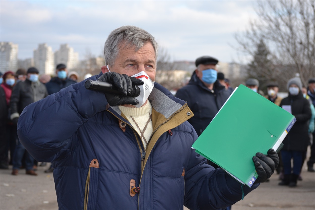 Валерий Онуфриенко налаживает связь с жителями присоединенных сел