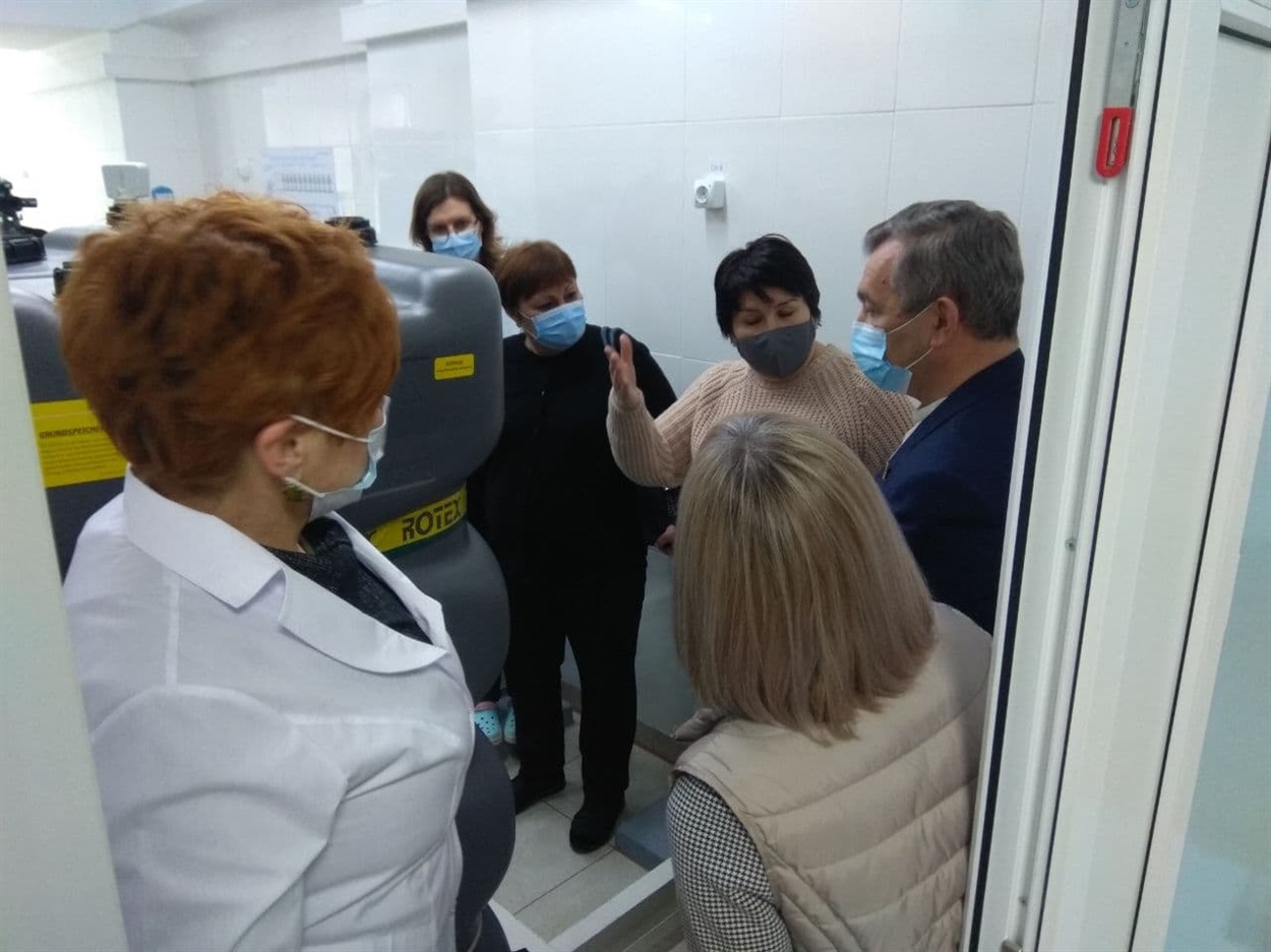 В цьому приміщенні готується вода для діалізу