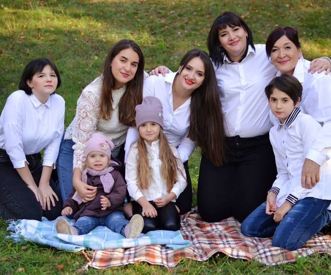 Фотосесія на природі до якої приєдналася і мама Ольги.