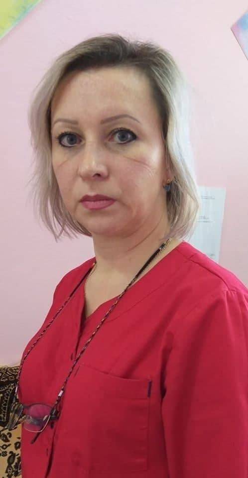 Фото зроблене після півторадобового чергування. На обличчі залишилися сліди від захисної маски.