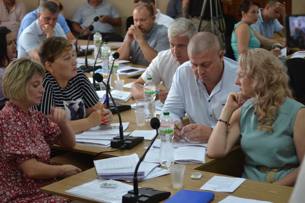 Приймаються важливі рішення. 