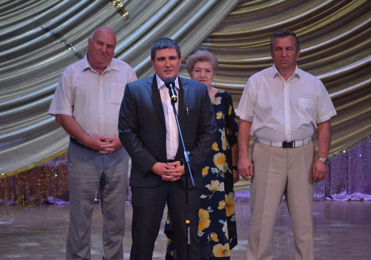 Біля мікрофону Дмитро Литвиненко