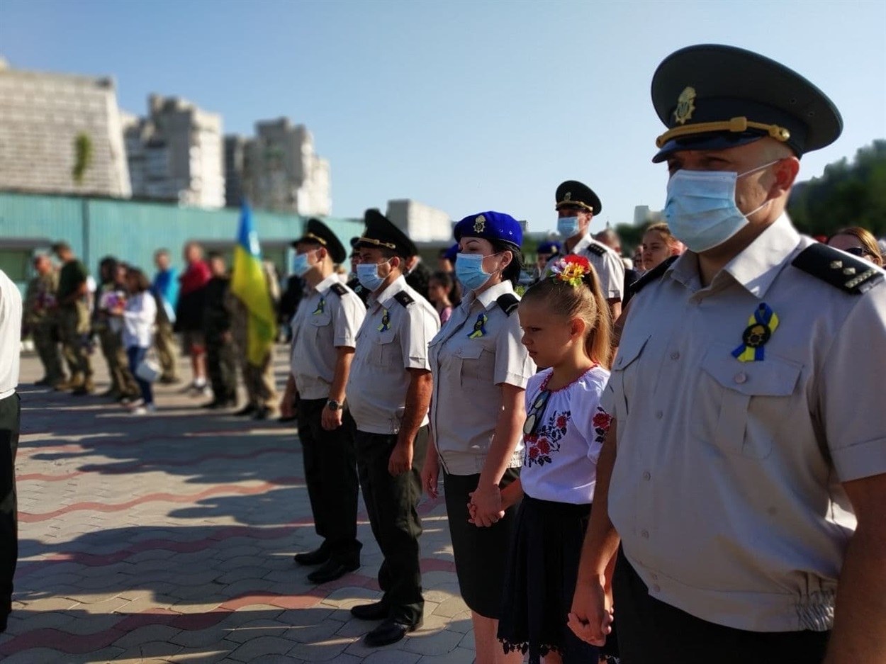 Серед присутніх були військові, ветерани АТО, волонтери, козаки, громадськість міста