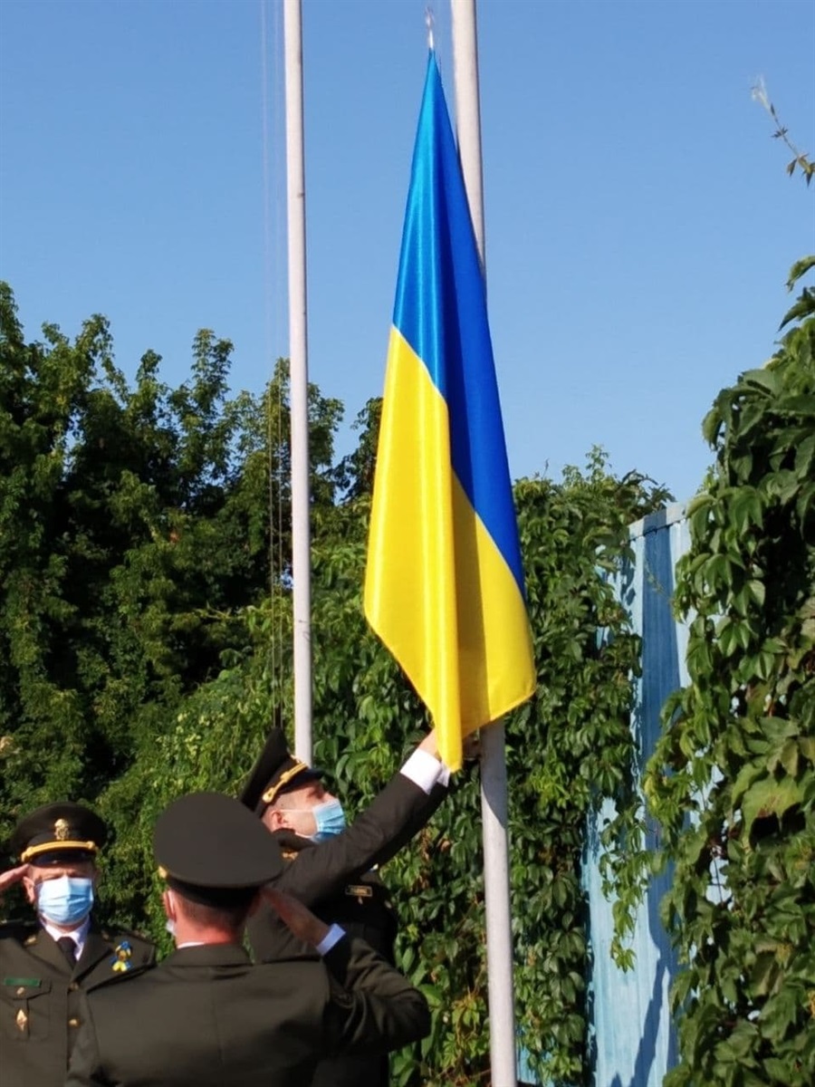 Право підняти державний прапор України надано військовослужбовцям в/ч 3044 Національної гвардії України