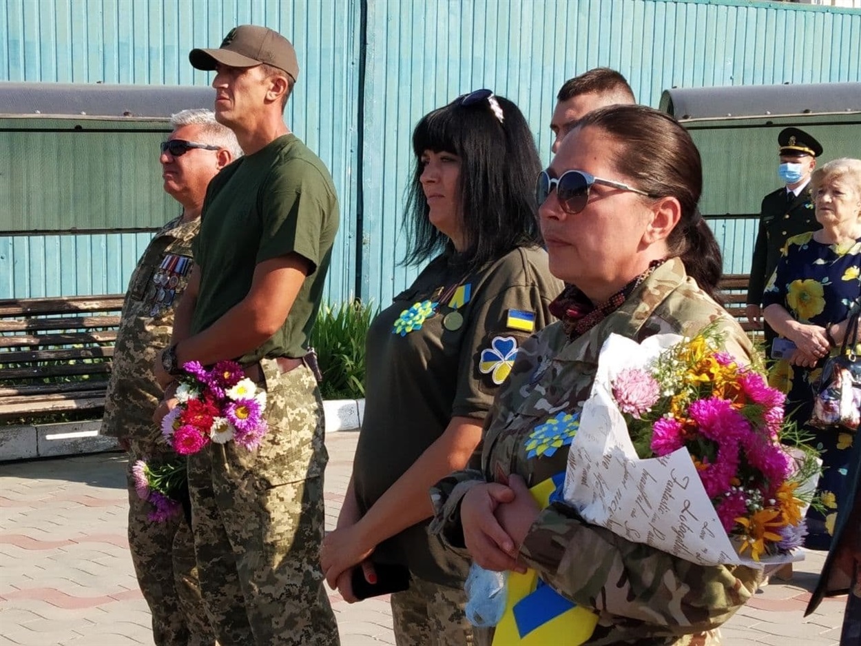 Квіти для побратимів, які загинули за незалежність