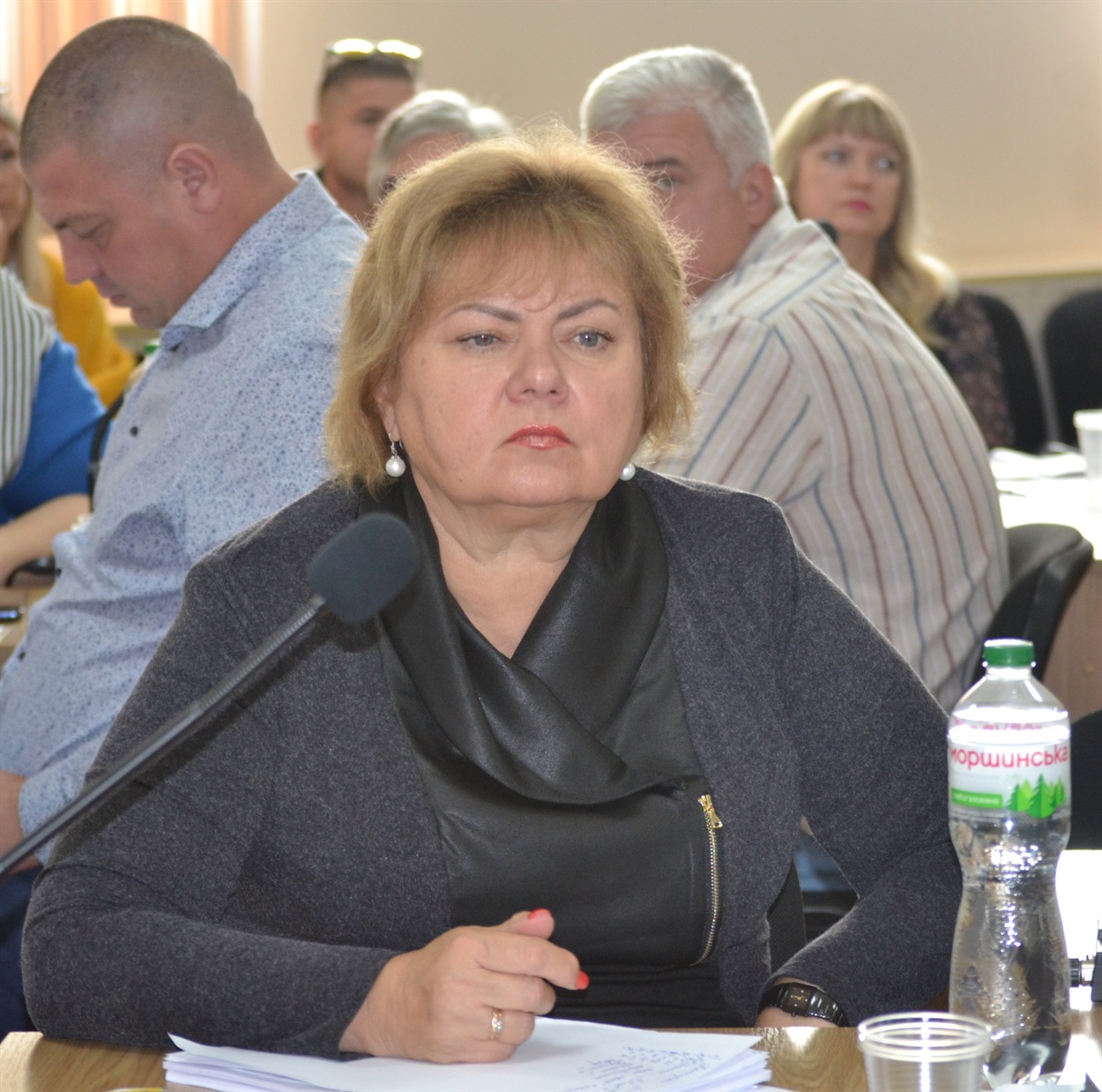 Віра Шикерська завжди зосереджена на пленарних засіданнях.