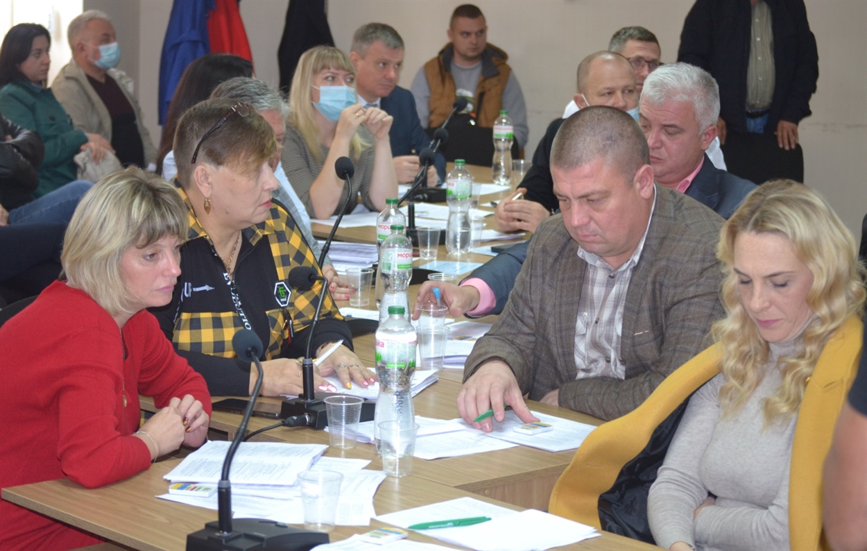 Рішення депутатам даються не просто.