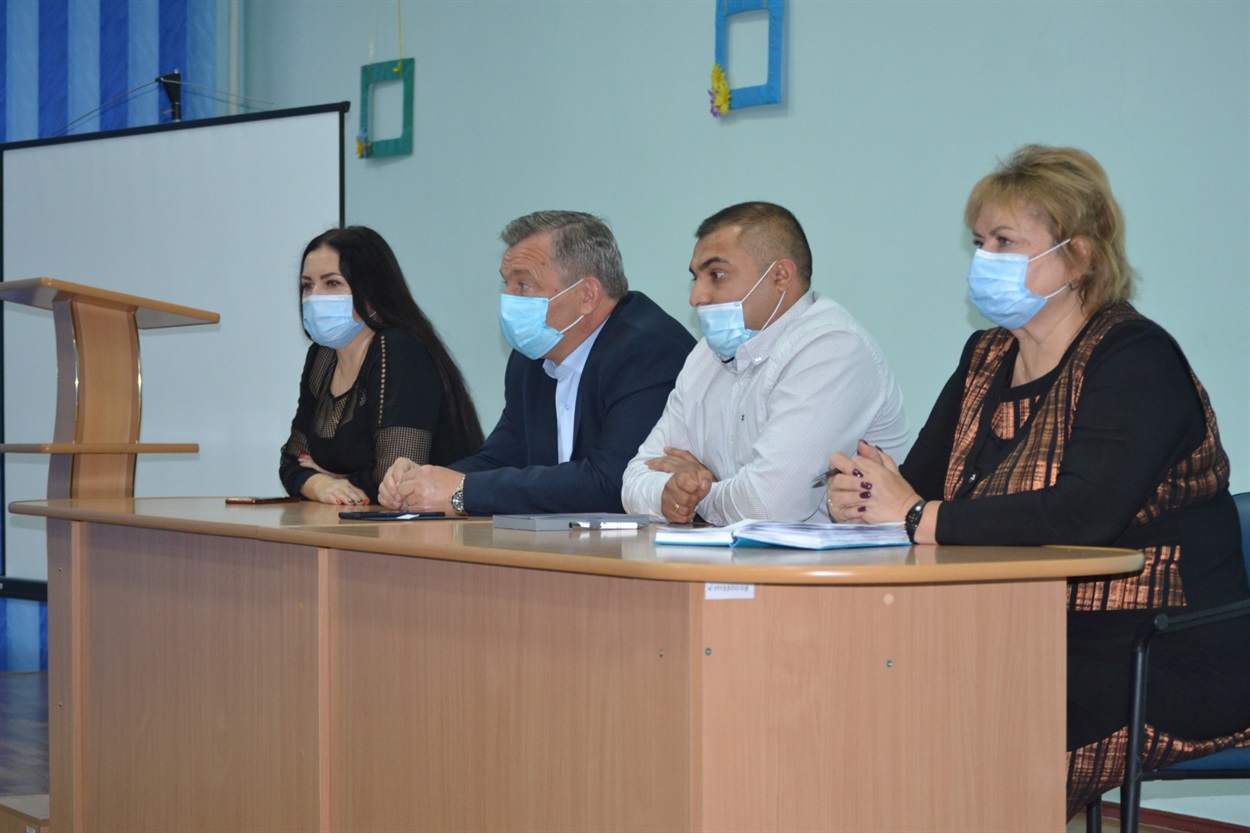 Новий директор лікарні зайняв своє місце на трибуні