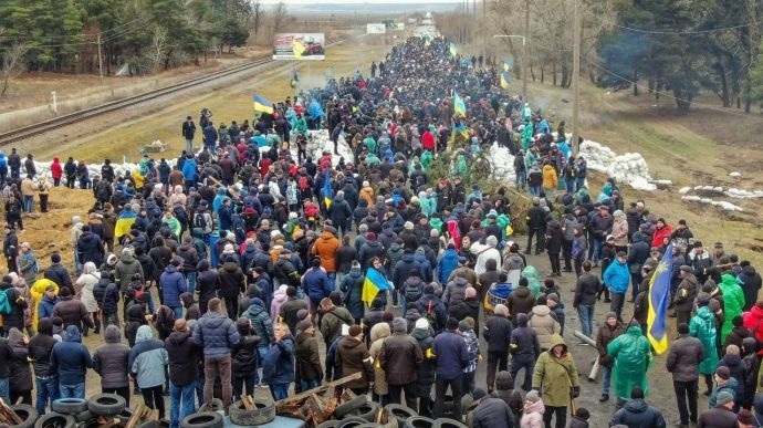 На початку березня російська армія три дні намагалася його захопити.  Містяни чинили опір.